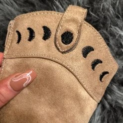 Hella Heels Ride 'em 8inch Boots - Desert