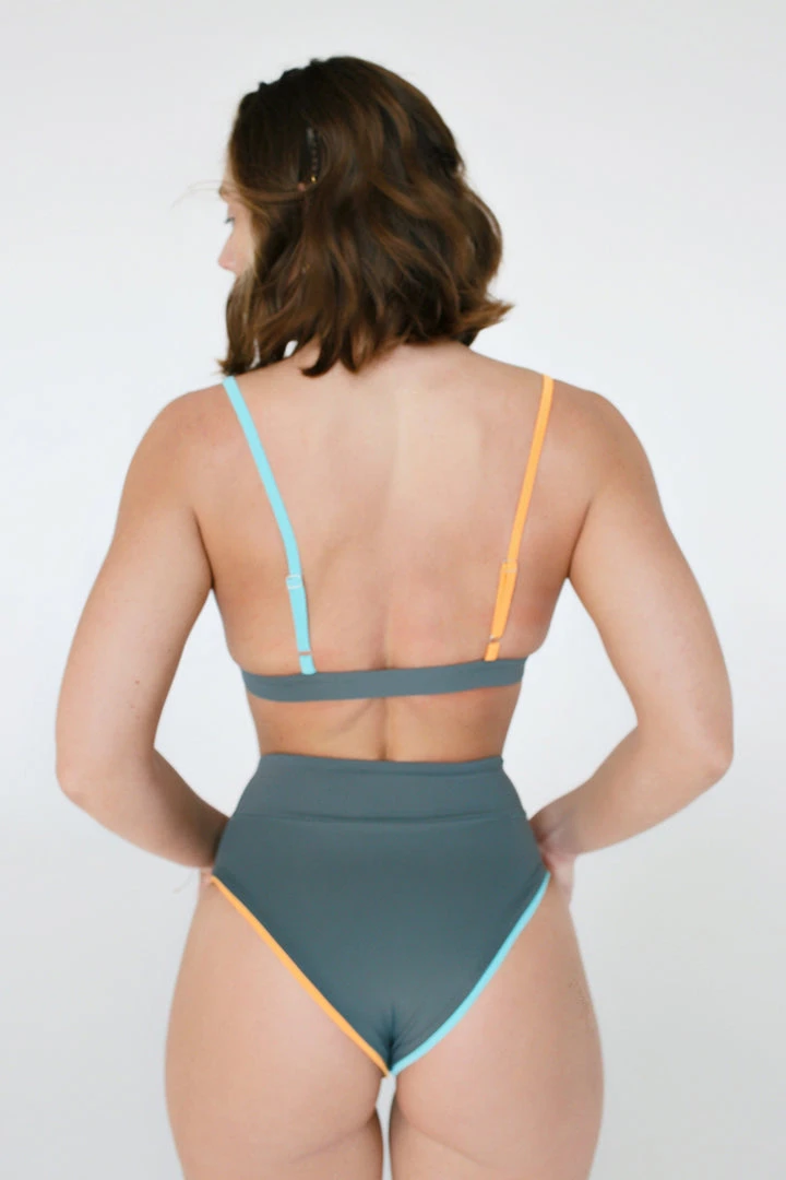 Deals ❤️ New In Exo Wear Triangle Top - Grey ⌛ 2 New In Exo Wear Triangle Top - Grey