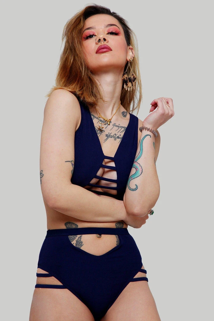 Budget ๐งจ Creatures Of XIX The Valley Bottoms - Ribbed Navy โ 2 Creatures Of XIX The Valley Bottoms - Ribbed Navy