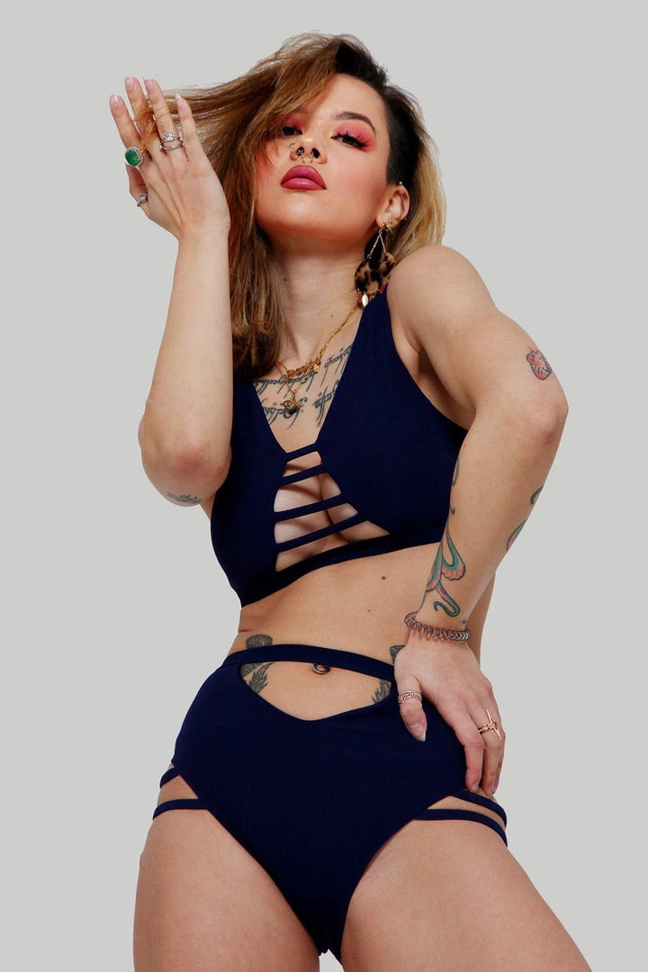 Budget ๐งจ Creatures Of XIX The Valley Bottoms - Ribbed Navy โ 3 Creatures Of XIX The Valley Bottoms - Ribbed Navy